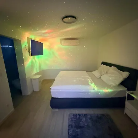 Modernes Haus Direkt Am Rhein Karlsruhe