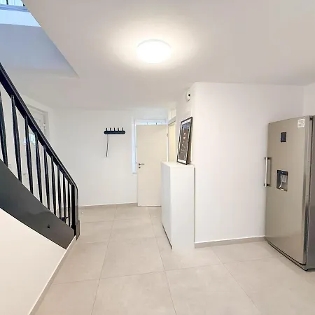 Modernes Haus Direkt Am Rhein