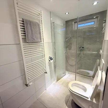 Modernes Haus Direkt Am Rhein